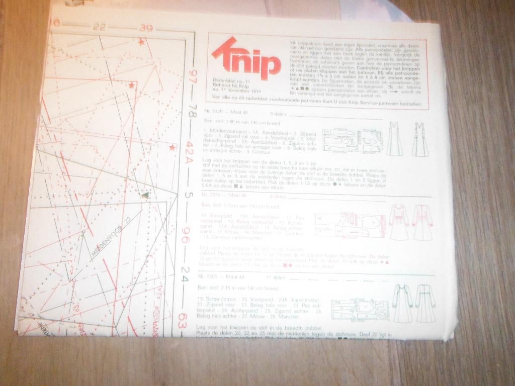 oude patronen uit de KNIP van 1975 / 1978, 1 koop, Hobby en Vrije tijd, Kledingpatronen, Overige typen, Verzenden, Vrouw, Zo goed als nieuw