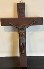 Oud kruis met metalen christus aan het kruis plm 31 cm lang, Ophalen, Gebruikt, Beeld(je), Christendom | Katholiek
