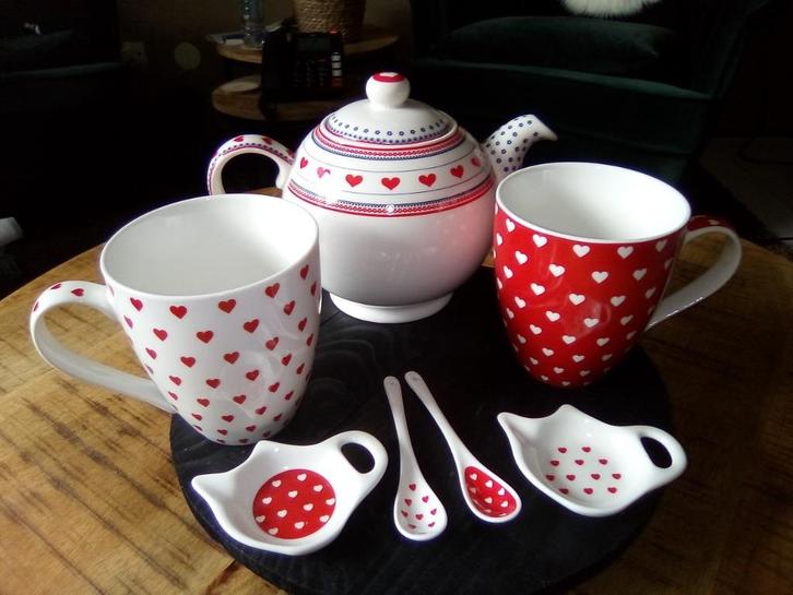 Hartjes theeset, Huis en Inrichting, Keuken | Servies, Nieuw, Overige typen, Overige stijlen, Porselein, Ophalen