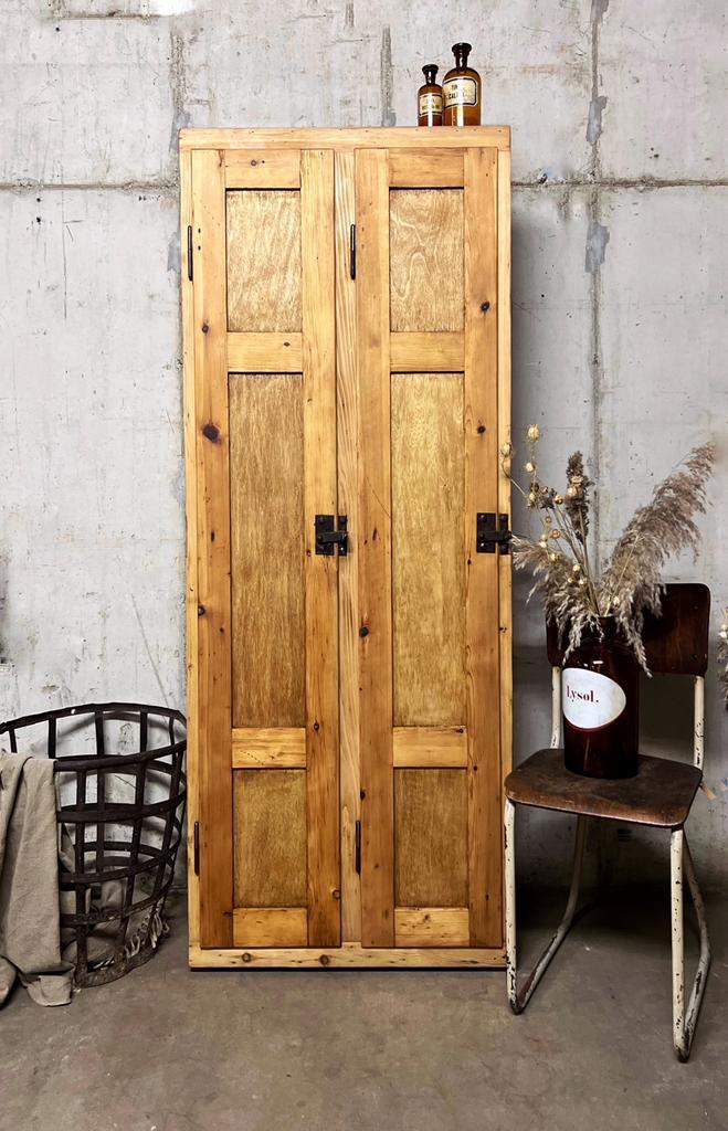 Antieke houten lockerkast, Huis en Inrichting, Kasten | Kledingkasten, Gebruikt, 150 tot 200 cm, 50 tot 100 cm, 25 tot 50 cm, Met deur(en)