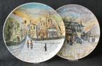 2 Italiaanse Wandborden naar Utrillo / Serveer schaal 36cm, Keramiek, Ophalen of Verzenden, Overige stijlen, Schaal of Schalen