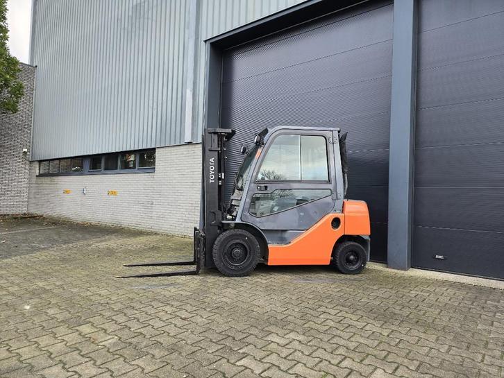 Nette heftruck Toyota 02-8FDF25, Zakelijke goederen, Machines en Bouw | Heftrucks en Intern transport, Heftruck, LPG, 2000 tot 3000 kg