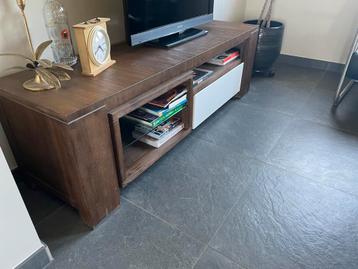 Tv meubel beschikbaar voor biedingen