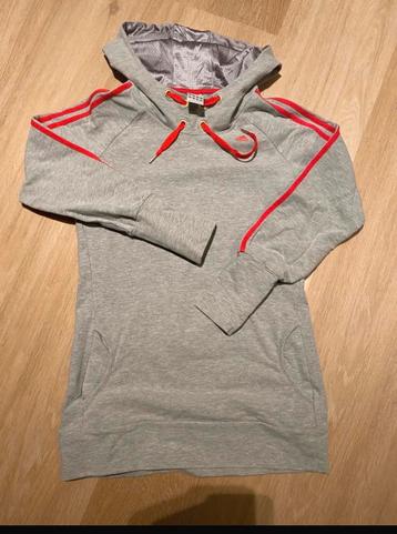 Adidas set. Grijs met roze streep. Maat M beschikbaar voor biedingen