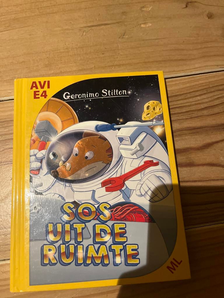 Geronimo Stilton - SOS uit de Ruimte avi E4, Boeken, Ophalen of Verzenden, Zo goed als nieuw, Fictie algemeen