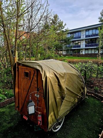 Fiets Caravan - Zonnepanelen & Comfort. met ingebouwde stove beschikbaar voor biedingen