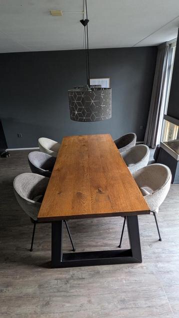 Eettafel massief houten tafel eikenhouten eettafel  beschikbaar voor biedingen