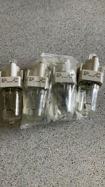 olievernevelaar, vier stuks beschikbaar voor biedingen