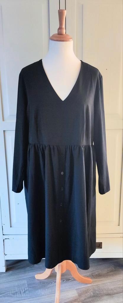 Zwarte jurk maat 2XL Nieuw!, Kleding | Dames, Jurken, Nieuw, Maat 46/48 (XL) of groter, Zwart, Onder de knie, Ophalen of Verzenden