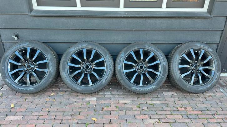 Pirelli Scorpion Winterbanden 255/55 R20 + originele velgen, Auto-onderdelen, Banden en Velgen, Banden en Velgen, Winterbanden