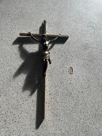 Antiek Metalen Kruisbeeld Jezus beschikbaar voor biedingen
