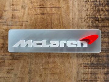 Uniek 3d Mclaren logo beschikbaar voor biedingen
