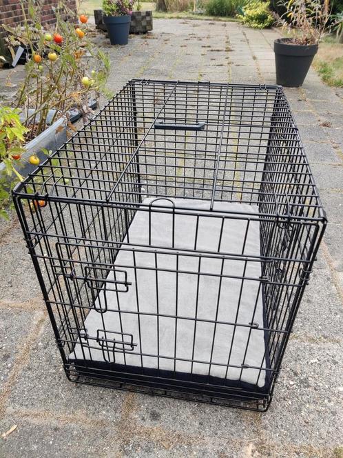 Bench met kussen, Dieren en Toebehoren, Hondenbenches, Zo goed als nieuw, Ophalen