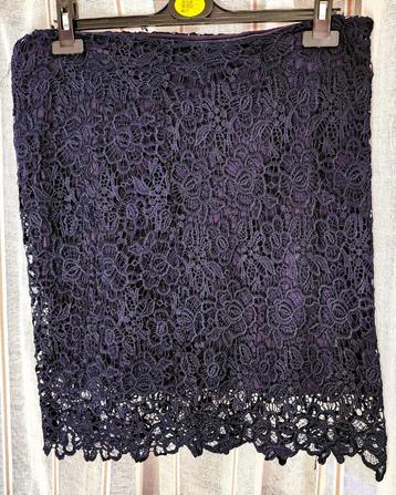 13. Rok blauw kant beschikbaar voor biedingen