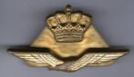 Koninklijke Luchtmacht koper pet/kraag embleem ( V_105 ), Verzamelen, Speldjes, Pins en Buttons, Verzenden, Nieuw, Stad of Land