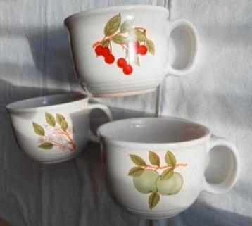 Set grote XL vintage koffie thee kopjes kersen groene appels beschikbaar voor biedingen