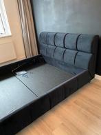 Nieuwe suede zwart bed frame, Huis en Inrichting, 160 cm, Zo goed als nieuw, Ophalen, Tweepersoons