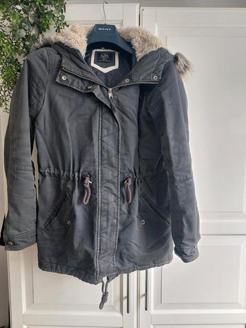 Grijze winterjas met bontkraag, maat L  beschikbaar voor biedingen
