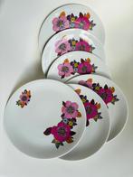 Vintage  jaren 70 porseleinen borden 6 stuks, Huis en Inrichting, Keuken | Servies, Ophalen of Verzenden, Zo goed als nieuw, Bord(en)