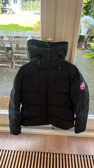 Canada Goose jas L beschikbaar voor biedingen