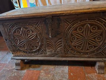 Antieke Dekenkist met Houtsnijwerk - Decoratief Stuk Vintage beschikbaar voor biedingen