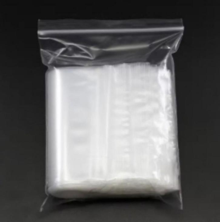 50 stuks Plastic Hersluitbare Zakjes 8 x 12 - - Prijs € 4,45, Hobby en Vrije tijd, Knutselen, Nieuw, Ophalen of Verzenden