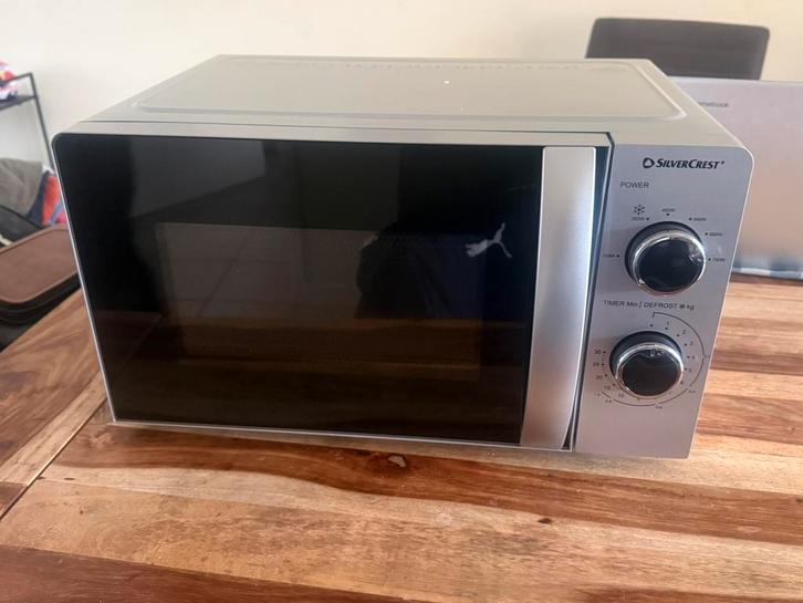 TE KOOP Magnetron SilverCrest, Witgoed en Apparatuur, Magnetrons, Nieuw, Vrijstaand, Magnetron, Minder dan 45 cm, Draaiplateau