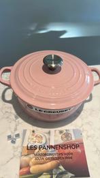 Nieuwe Le Creuset braadpan Chiffon Pink 20 cm, Huis en Inrichting, Keuken | Potten en Pannen, Gietijzer, Nieuw, Ophalen of Verzenden