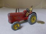 Dinky Toys 27A (1949)  MASSEY HARRIS TRACTOR + DRIVER., Ophalen of Verzenden, Gebruikt, Tractor of Landbouw, Dinky Toys