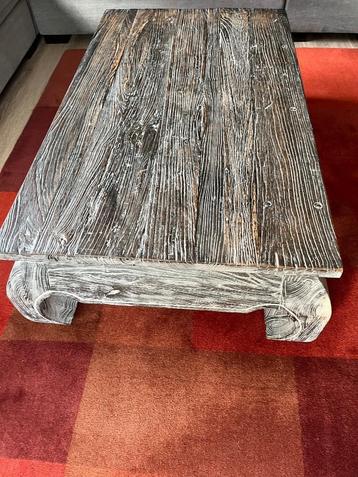 Kloostertafel beschikbaar voor biedingen