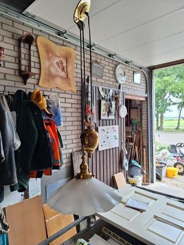 hanglamp met witte kap beschikbaar voor biedingen