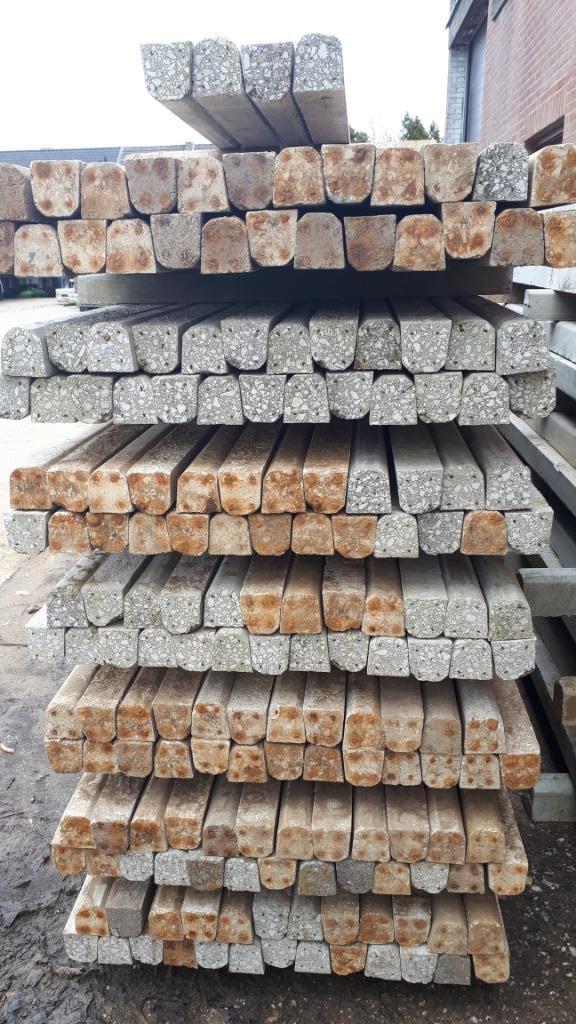 Te koop betonpalen 7 x 7 voor in de fruitteelt., Tuin en Terras, Palen, Balken en Planken, Gebruikt, Palen, 250 cm of meer, Ophalen