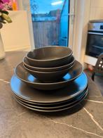 IKEA Borden Set - Stijlvol en Praktisch, Ophalen, Gebruikt, Keramiek, Bord(en)