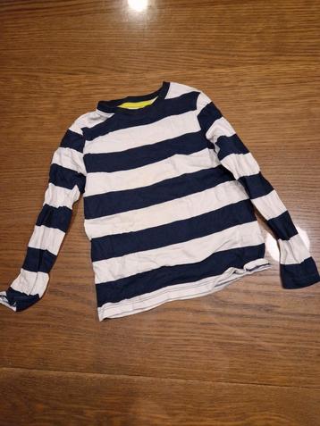 Shirt maat 116 beschikbaar voor biedingen