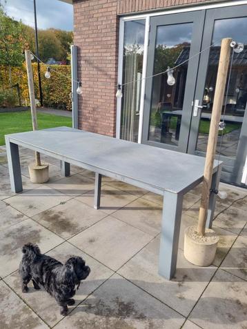 Terras tafel 230x90 cm met stoere verlichting. Ophalen 99,-€ beschikbaar voor biedingen