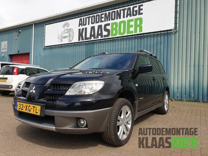 Voorbumper van een Mitsubishi Outlander, Auto-onderdelen, Carrosserie en Plaatwerk, Bumper, Mitsubishi, Gebruikt, 6 maanden garantie