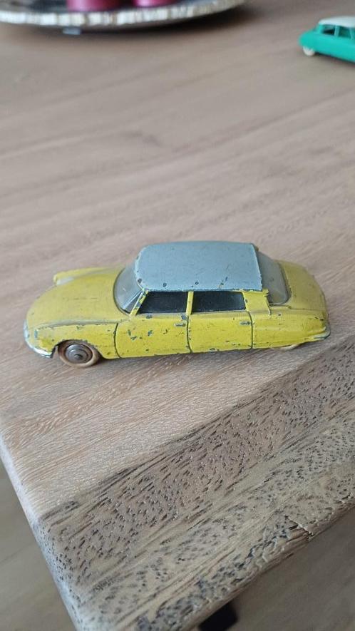 dinky toys citroen DS19 no.24CP, Antiek en Kunst, Antiek | Speelgoed, Ophalen of Verzenden