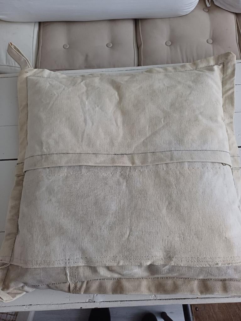 Prachtig hk living kussen met lus 2, Antiek en Kunst, Curiosa en Brocante, Ophalen of Verzenden