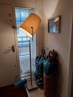 Mooie staande lamp met stevige voet., Ophalen, Zo goed als nieuw, 150 tot 200 cm
