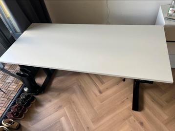 Elektrische Bureau Zit-Sta 180x80 beschikbaar voor biedingen