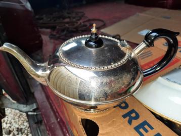 Antieke verzilverde Theepot beschikbaar voor biedingen