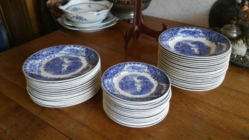Verkoop losse borden oude P Regout CASTILLO, Antiek en Kunst, Antiek | Servies los, Ophalen of Verzenden