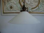 Oud Hanglampje melkglas ( opaal ) nr. 7, Huis en Inrichting, Lampen | Hanglampen, Gebruikt, Verzenden, Le lustre, Vintage
