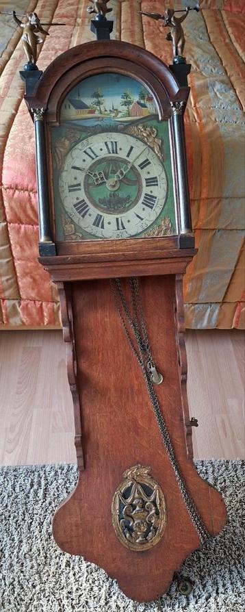 Mooie klok in goede staat beschikbaar voor biedingen