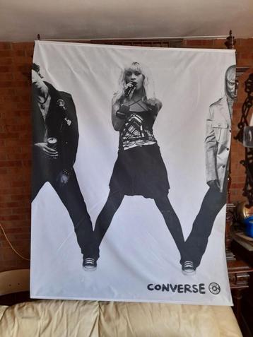 1 Converse reclame van stof  beschikbaar voor biedingen