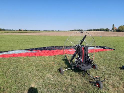 Paramotor trike uitrusting compleet, Sport en Fitness, Zweefvliegen en Paragliding, Zo goed als nieuw, Paramotor, Gemotoriseerd