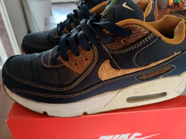 Mooie nike air max 90  maat 5,5 (38)  jeans kleur met kurk, Kleding | Heren, Schoenen, Zo goed als nieuw, Overige kleuren, Ophalen of Verzenden