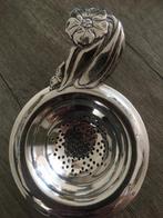 Art Deco Theezeef met Bloem, Antiek en Kunst, Ophalen of Verzenden, Zilver