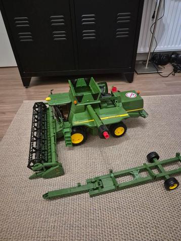 Bruder 02132 John Deere maaidorsmachine T670i  beschikbaar voor biedingen