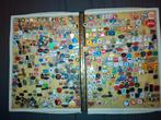 Vintage verzamelalbum met speldjes, Verzamelen, Speldjes, Pins en Buttons, Ophalen, Gebruikt, Overige onderwerpen, Speldje of Pin